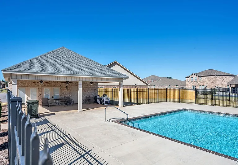 292 Abercorn Dr — Photo 39