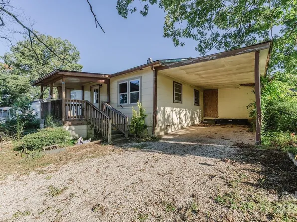 45 Freeborn Ln, Hendersonville, NC 28792