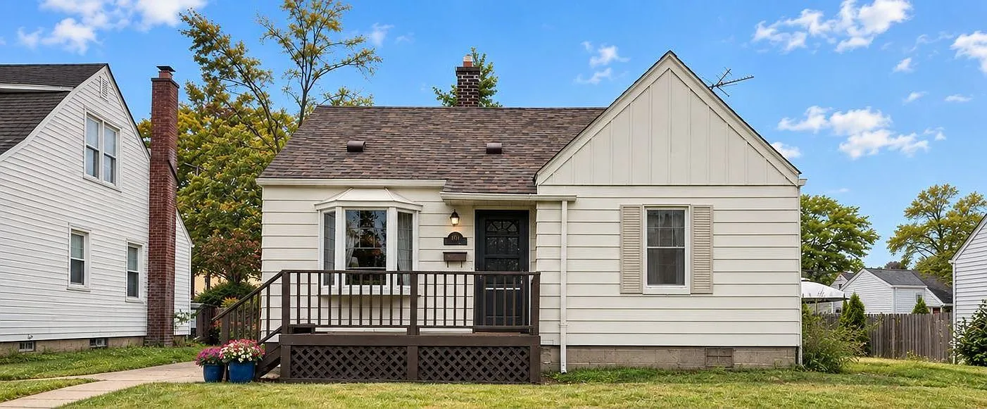 Updated 3-Bedroom Garden City Bungalow Approx. 1,400 SF + 2.5-Car Garage — Photo 1
