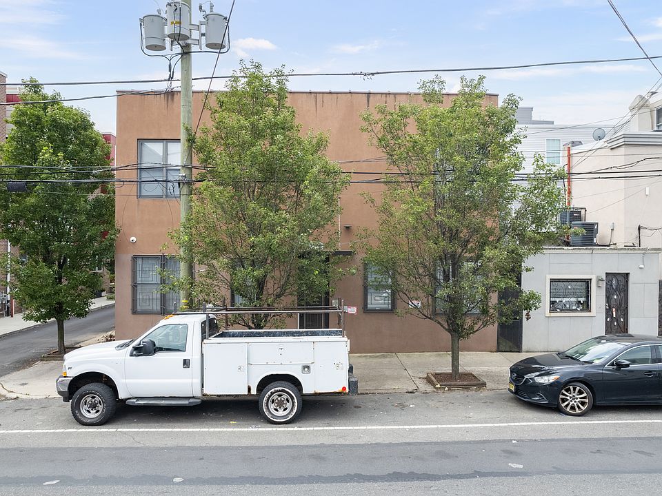 1st image of 190 W Berks St APT 8