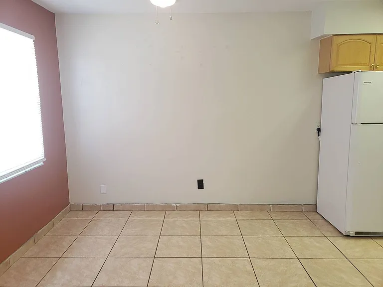 621 SE 13th Pl — Photo 5