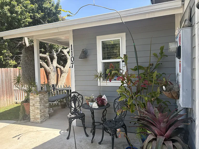 1107 Oak Ave — Photo 4
