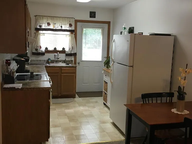 110 Sidney St — Photo 18
