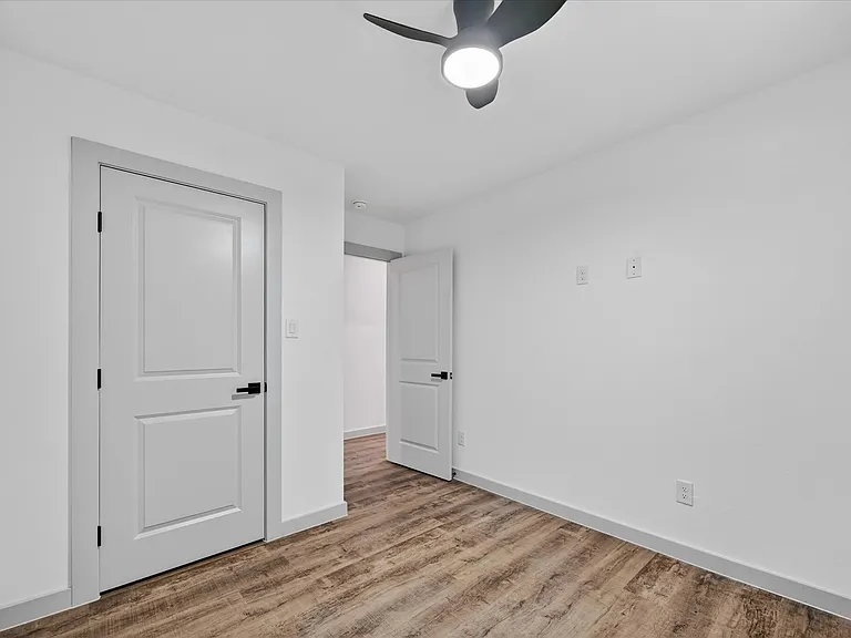2107 Church St #B — Photo 11