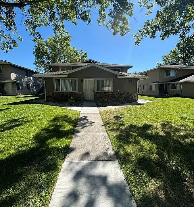 5060 Neil Rd #1