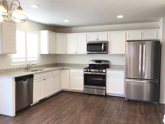 5th image of 3029 S Willow Creek Dr