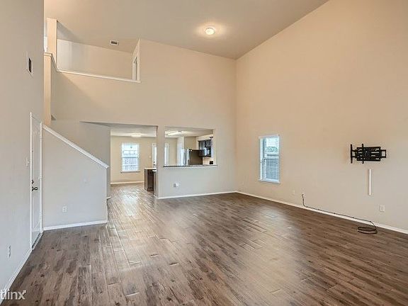 4th image of 207 Gallop Ct