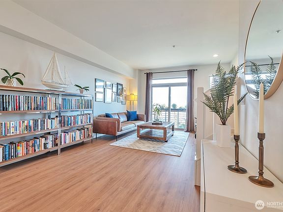 4th image of 2182 Yakima Avenue #102