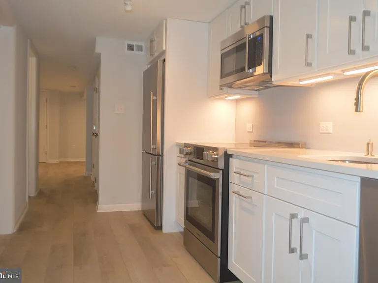 1724 2nd St NW #2 — Photo 6