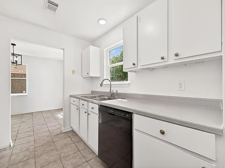 14115 Cheval Dr — Photo 9