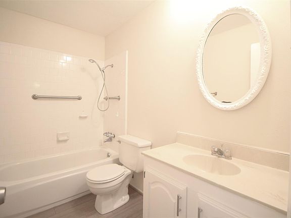 5th image of 5327 Karenbeth Dr