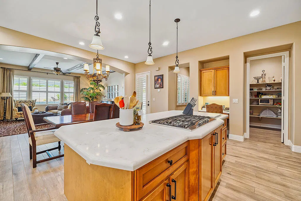 4 bed, 5.0 bath, 3650 sqft, $9,000 — Photo 2