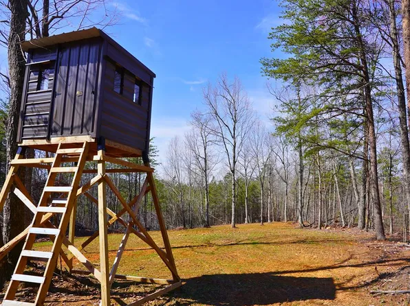 Trott Cir, Martinsville, VA 24112