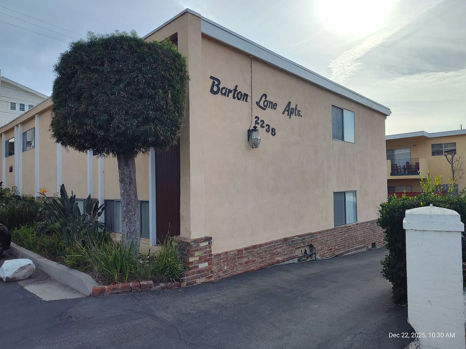 2238 Barton Ln — Photo 1