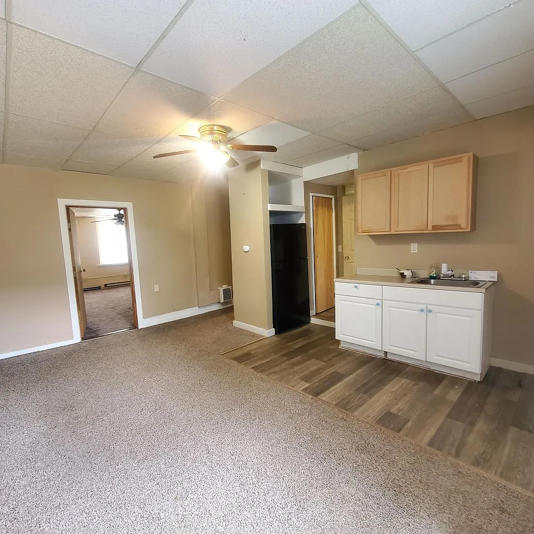320 Washington St — Photo 4