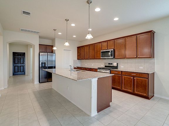 5th image of 138 Duroc Dr