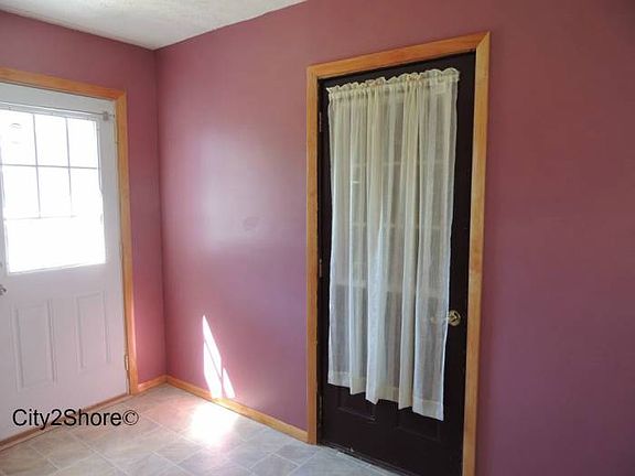 5th image of 11020 James St