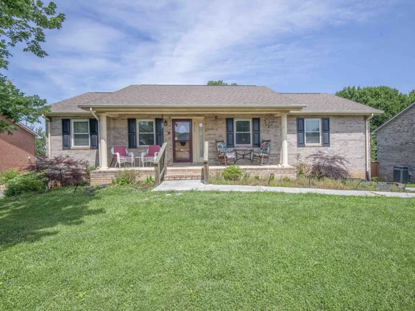 2117 Raulston View Dr, Maryville, TN 37803