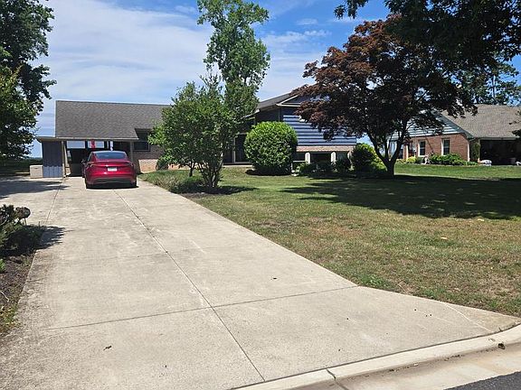 2nd image of 251 N River Dr