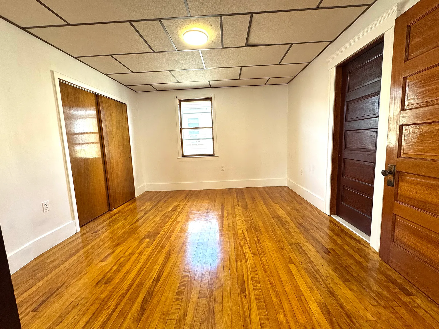 3 bed, 1249 sqft, $2,100 — Photo 3
