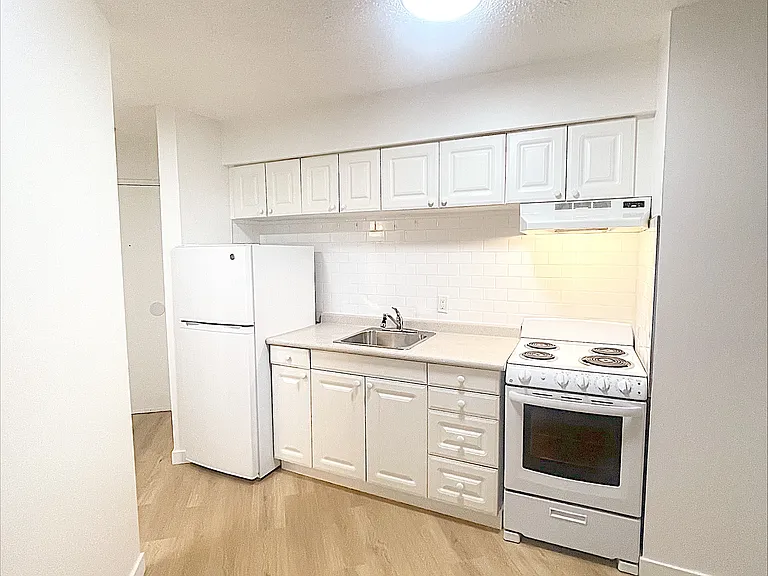 2228 Franklin St #315 — Photo 1