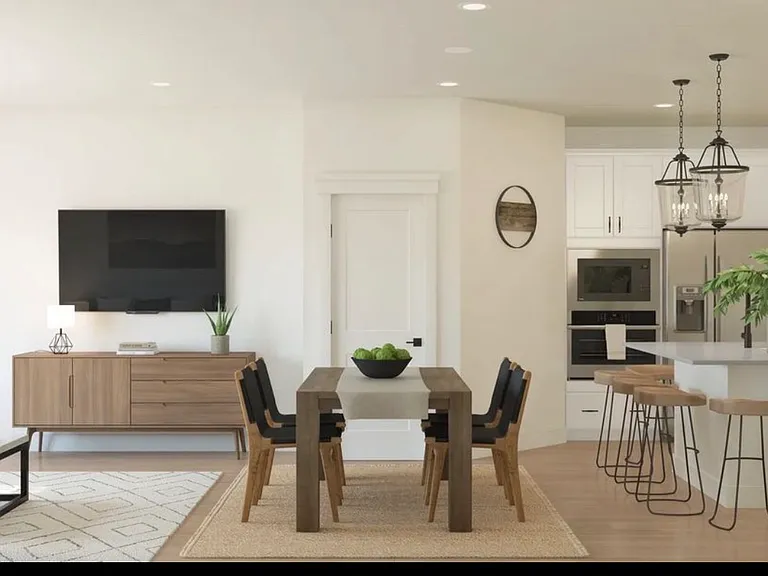 2718 Light St — Photo 8