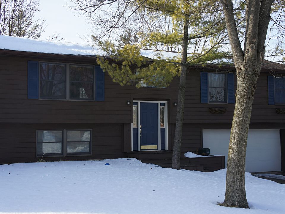 1st image of 922 Lennox St