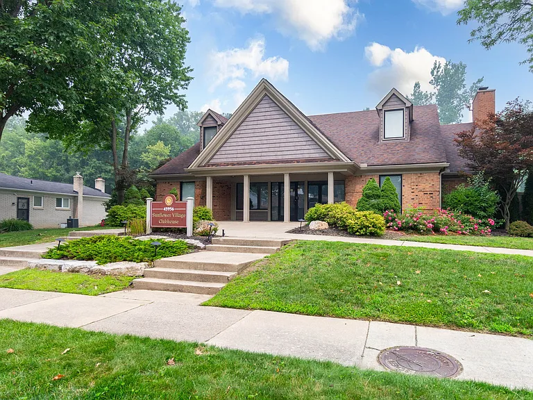 45520 Morningside Dr — Photo 52