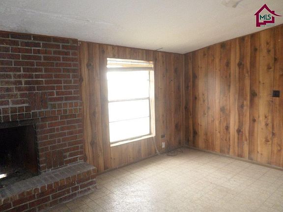 4th image of 1605 Dogwood St