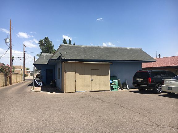 4th image of 720 N Westwood APT 1