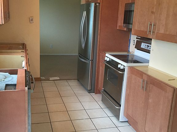 Brand new Kitchen minus granite countertops