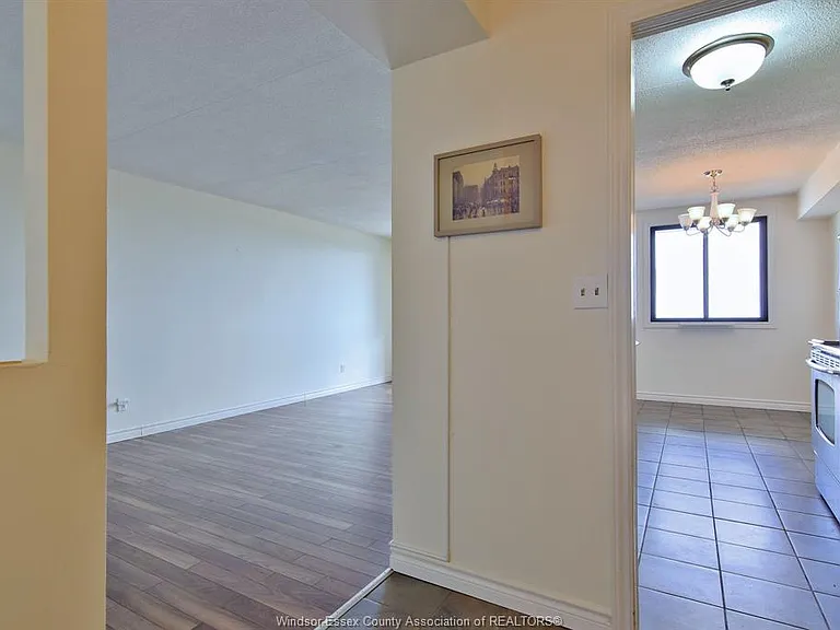 150 Park St W #1812 — Photo 5