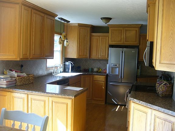3rd image of 3 Belmont Dr