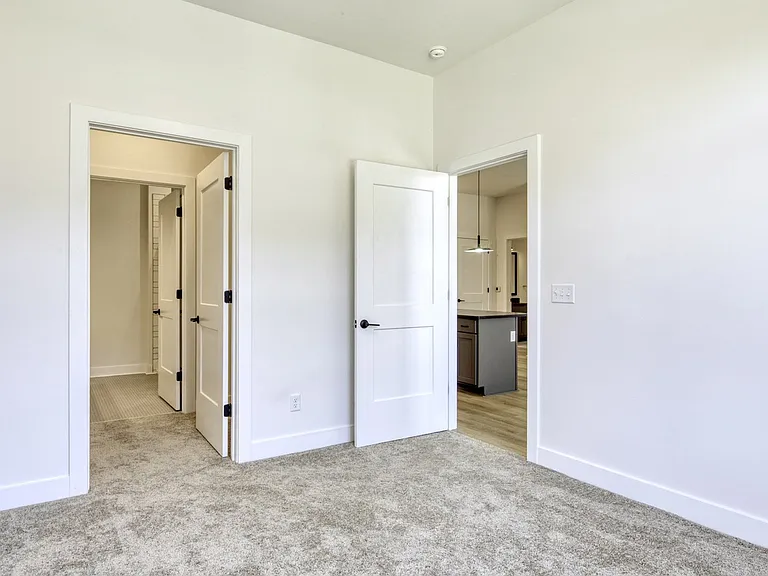 Aviator Lofts — Photo 8