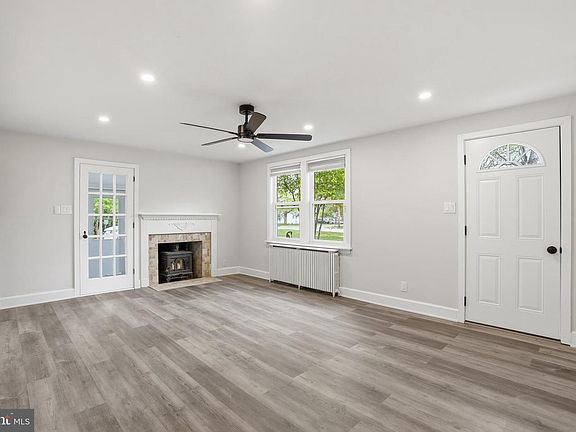 4th image of 1306 W Orvilla Rd