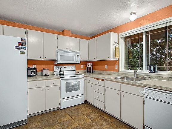 3rd image of 20420 15th Ave W