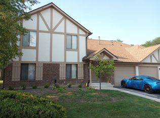 826 Knottingham Dr APT 2B, Schaumburg, IL 60193