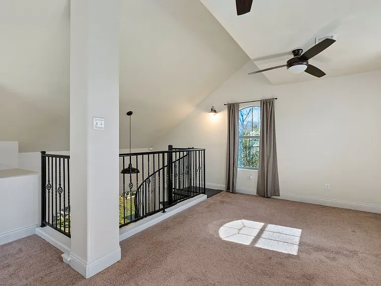 431 Irvington Dr — Photo 21