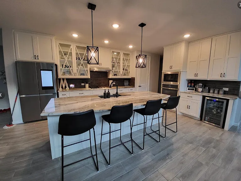 1413 Lawnview Dr — Photo 1