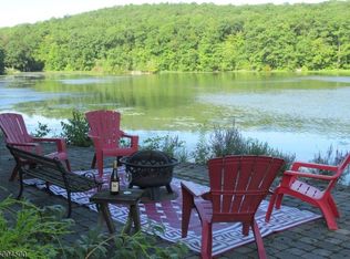 3 Spruce Ct, Highland Lakes, NJ 07422