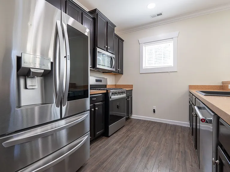 1400 Goodman St — Photo 23