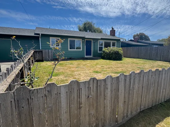 1062 Hiller Rd, McKinleyville, CA 95519