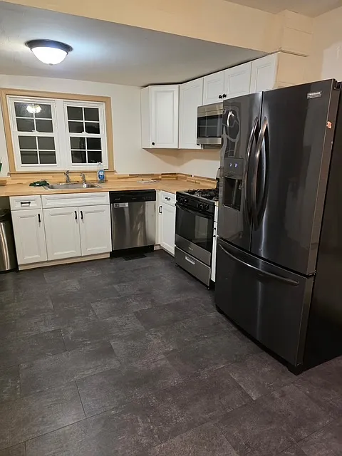 4 bed, 1248 sqft, $2,350 — Photo 3