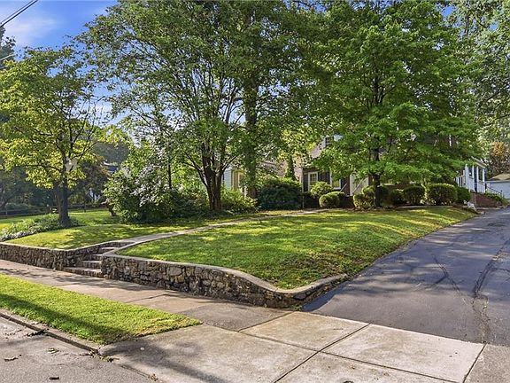 5th image of 2420 Fairway Dr