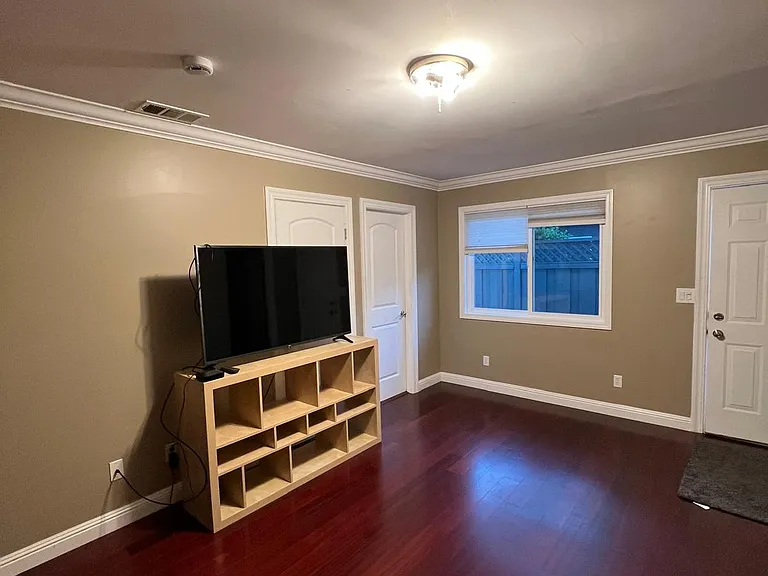 Diericx Dr — Photo 5