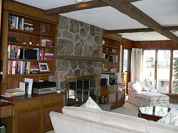4th image of 8 Marlaine Dr