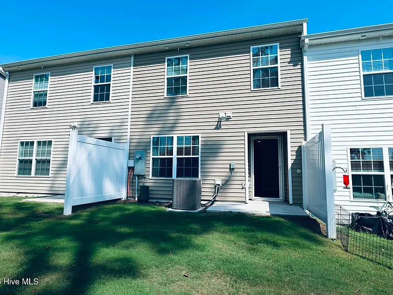 2109 Gracie Ln — Photo 8