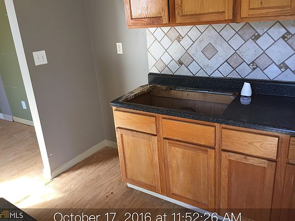 5th image of 2102 Buchannan Cir NE