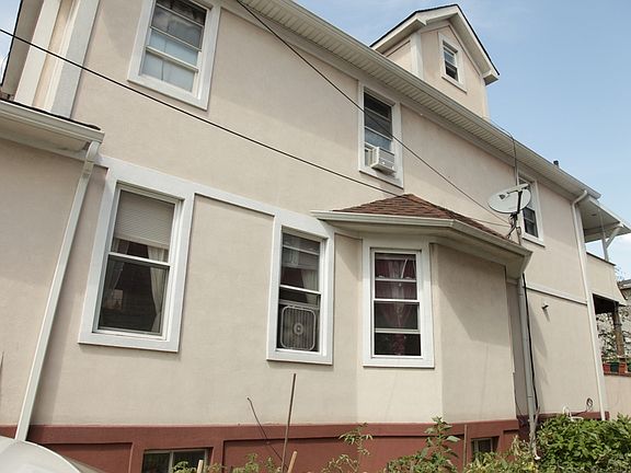 3rd image of 9723 124th St