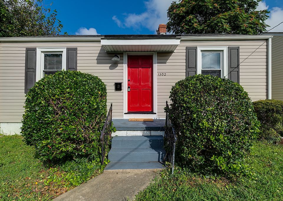 1st image of 1302 N 32nd St
